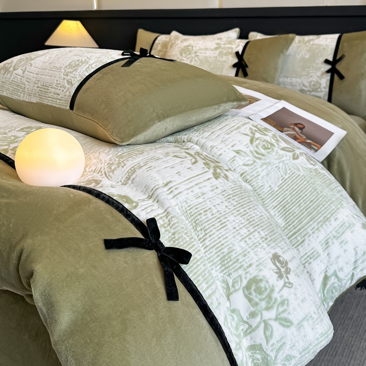 91家纺网 家纺一手货源 找家纺 凯美家居 2025新款A类雕花牛奶绒四件套-美拉德系列 小岛蔷薇 绿