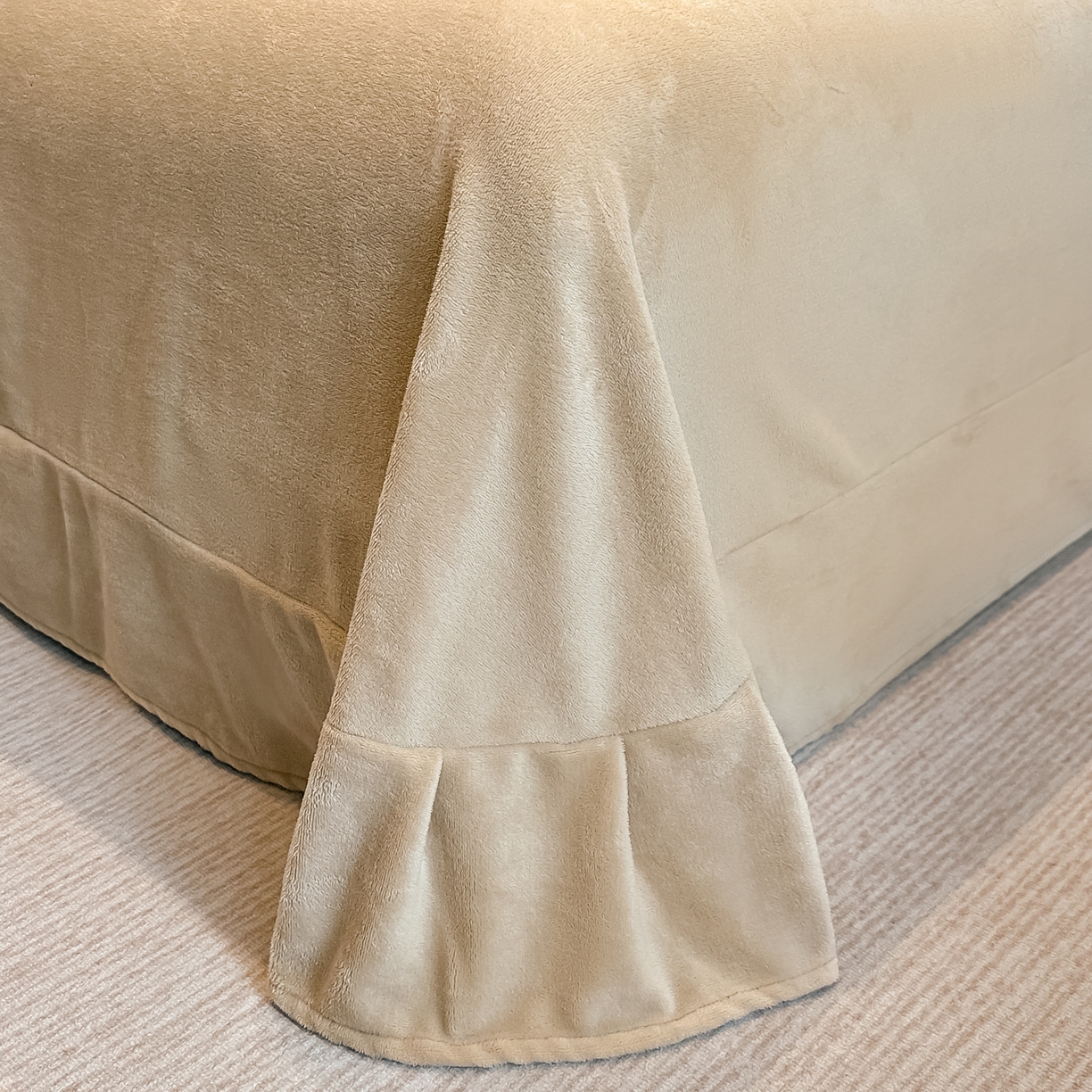 91家纺网 家纺一手货源 找家纺 （总）凯美家居 2025新款A类雕花牛奶绒四件套-美拉德系列