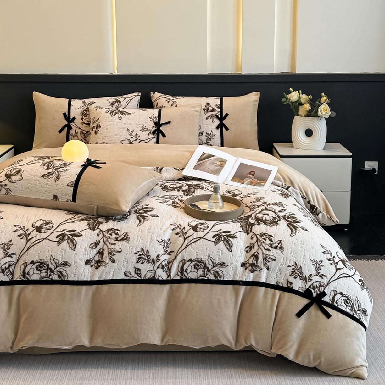 91家纺网 家纺一手货源 找家纺 凯美家居 2025新款A类雕花牛奶绒四件套-美拉德系列 芷岸澜庭