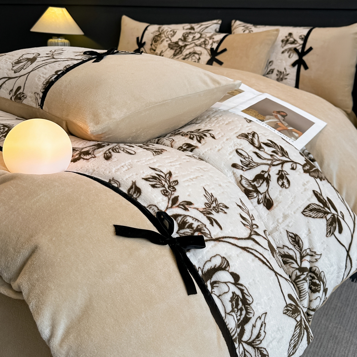 91家纺网 家纺一手货源 找家纺 凯美家居 2025新款A类雕花牛奶绒四件套-美拉德系列 芷岸澜庭