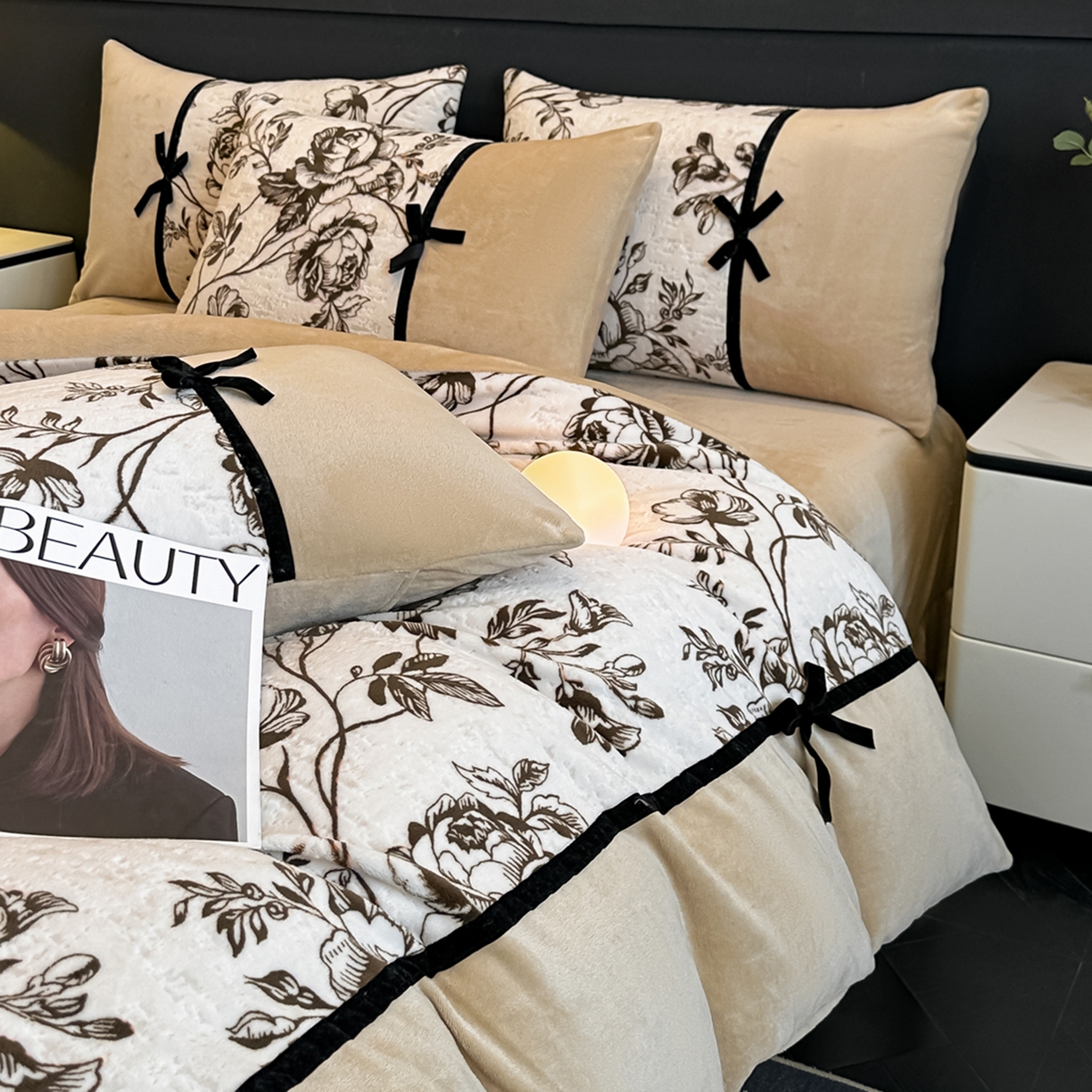 91家纺网 家纺一手货源 找家纺 凯美家居 2025新款A类雕花牛奶绒四件套-美拉德系列 芷岸澜庭