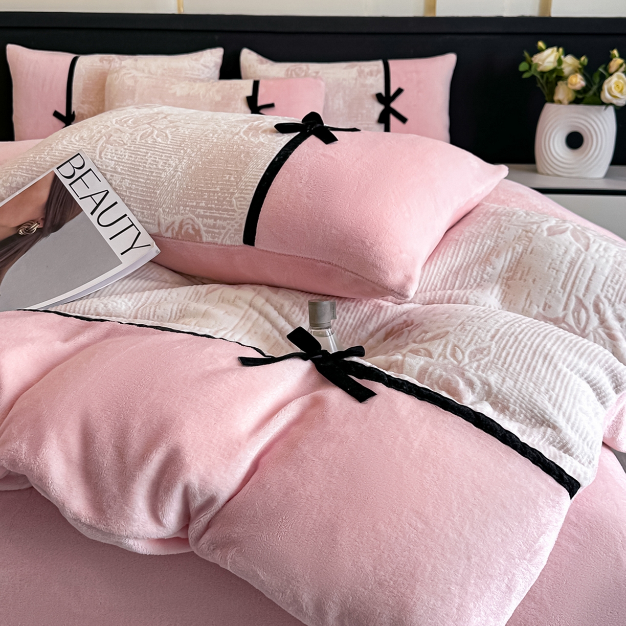 91家纺网 家纺一手货源 找家纺 凯美家居 2025新款A类雕花牛奶绒四件套-美拉德系列 小岛蔷薇 粉