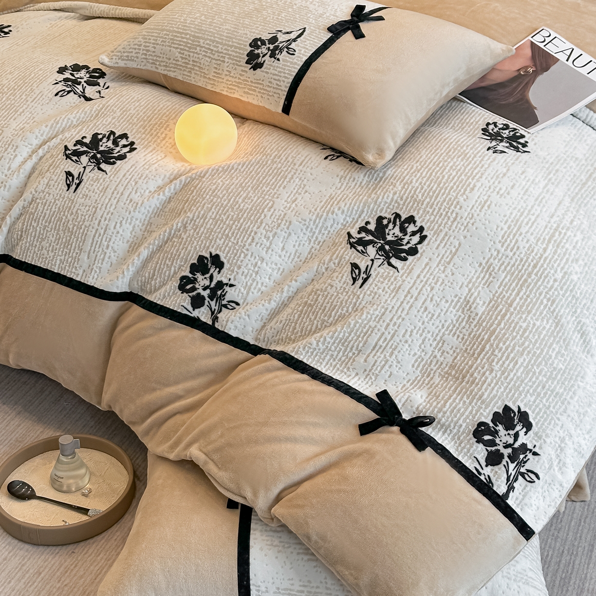 91家纺网 家纺一手货源 找家纺 凯美家居 2025新款A类雕花牛奶绒四件套-美拉德系列 温婉花颜