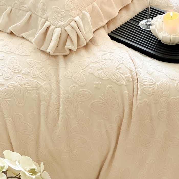 91家纺网 家纺一手货源 找家纺 云栖家居 2025消光加厚纯色立体雕花牛奶绒-又见小蝴蝶（售价劵后：不得低于199元） 又见小蝴蝶-香槟