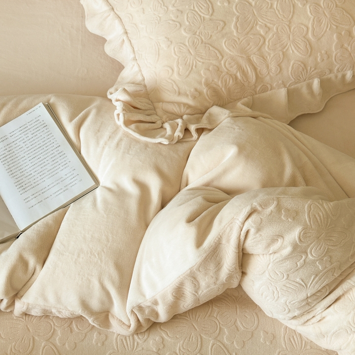 91家纺网 家纺一手货源 找家纺 云栖家居 2025消光加厚纯色立体雕花牛奶绒-又见小蝴蝶（售价劵后：不得低于199元） 又见小蝴蝶-香槟