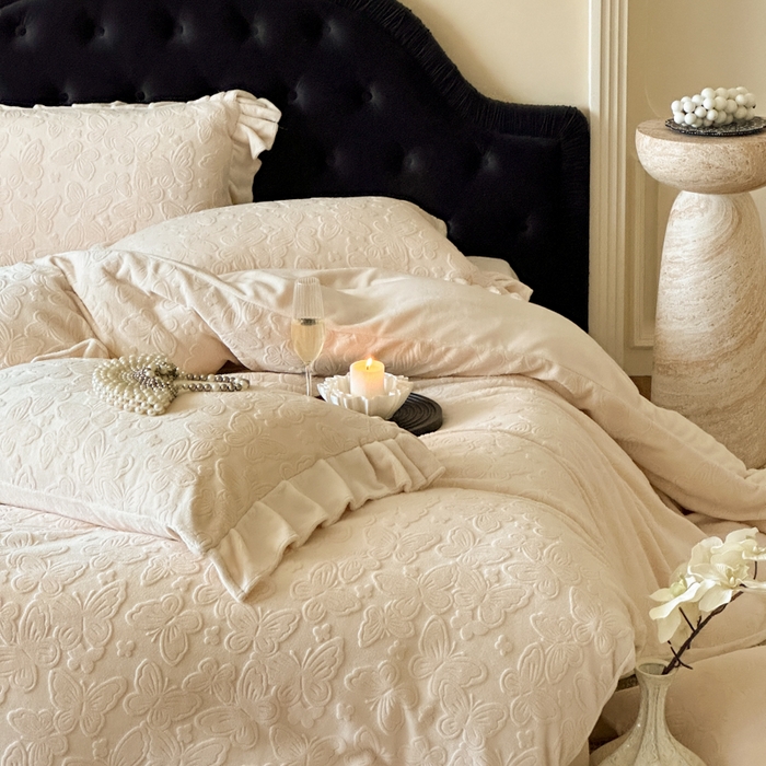 91家纺网 家纺一手货源 找家纺 云栖家居 2025消光加厚纯色立体雕花牛奶绒-又见小蝴蝶（售价劵后：不得低于199元） 又见小蝴蝶-香槟