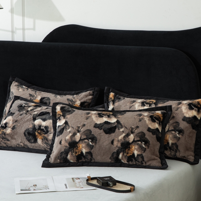 91家纺网 家纺一手货源 找家纺 （总）库里梦家纺 2025网红直播热款10公分包边兔毛牛奶绒印花四件套-包边款