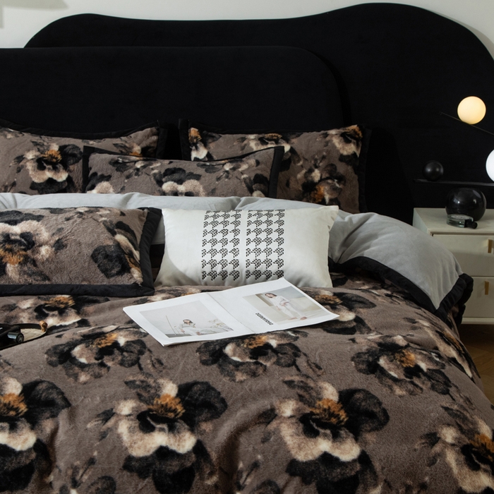 91家纺网 家纺一手货源 找家纺 （总）库里梦家纺 2025网红直播热款10公分包边兔毛牛奶绒印花四件套-包边款