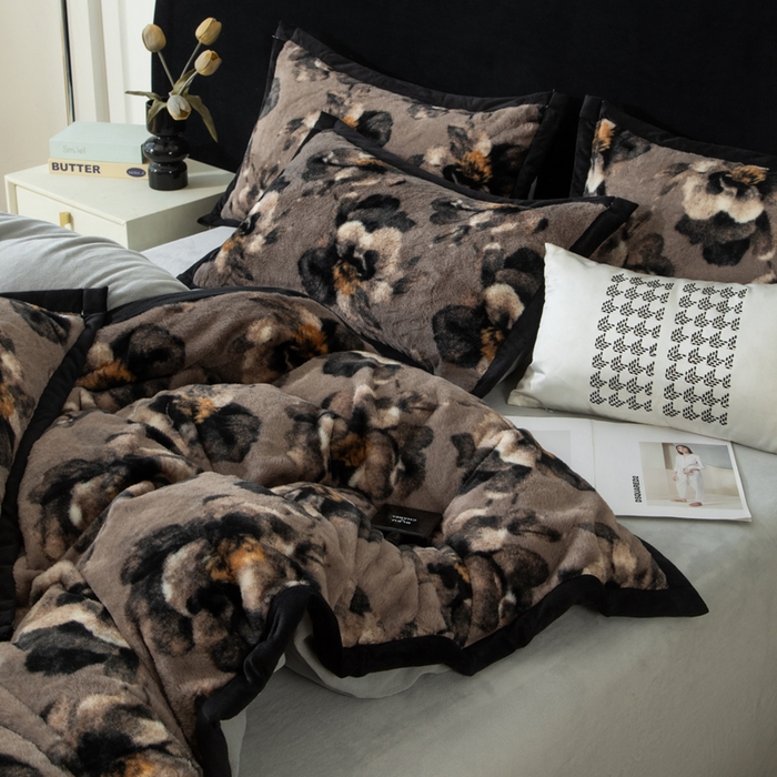 91家纺网 家纺一手货源 找家纺 （总）库里梦家纺 2025网红直播热款10公分包边兔毛牛奶绒印花四件套-包边款