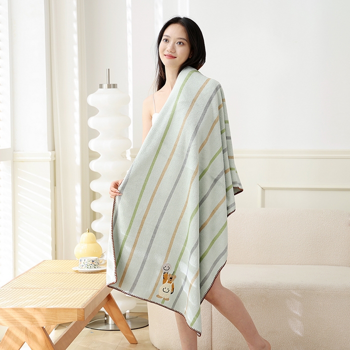 91家纺网 家纺一手货源 找家纺 朴尔家纺-毛巾被 2025新款毛巾绣勾边AB版珊瑚绒速吸速干毛巾浴巾 背带熊-蓝浴巾 35x75cm毛巾