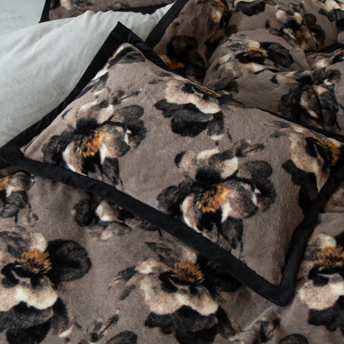 91家纺网 家纺一手货源 找家纺 库里梦家纺 2025网红直播热款10公分包边兔毛牛奶绒印花四件套-包边款 百合-卡其-包边款