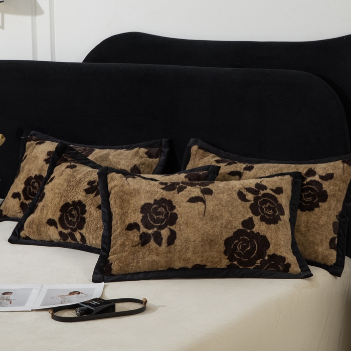 91家纺网 家纺一手货源 找家纺 库里梦家纺 2025网红直播热款10公分包边兔毛牛奶绒印花四件套-包边款 黑玫瑰-咖-包边款