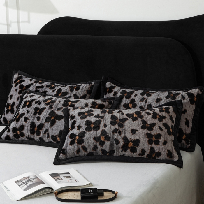 91家纺网 家纺一手货源 找家纺 库里梦家纺 2025网红直播热款10公分包边兔毛牛奶绒印花四件套-包边款 蝴蝶梦-灰-包边款