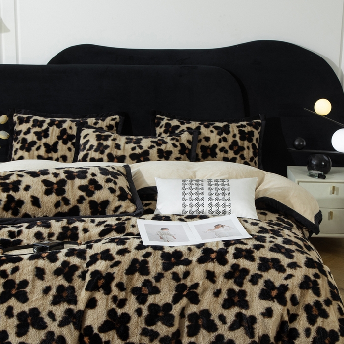 91家纺网 家纺一手货源 找家纺 库里梦家纺 2025网红直播热款10公分包边兔毛牛奶绒印花四件套-包边款 蝴蝶梦-咖-包边款