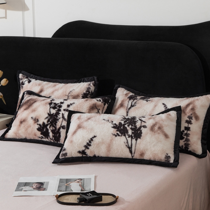 91家纺网 家纺一手货源 找家纺 库里梦家纺 2025网红直播热款10公分包边兔毛牛奶绒印花四件套-包边款 诛仙草-粉-包边款