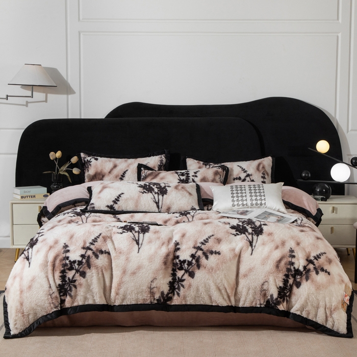 91家纺网 家纺一手货源 找家纺 库里梦家纺 2025网红直播热款10公分包边兔毛牛奶绒印花四件套-包边款 诛仙草-粉-包边款