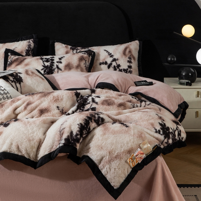 91家纺网 家纺一手货源 找家纺 库里梦家纺 2025网红直播热款10公分包边兔毛牛奶绒印花四件套-包边款 诛仙草-粉-包边款