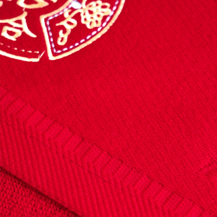 91家纺网 家纺一手货源 找家纺 朴尔家纺-毛巾被 2025新款全棉纯棉红色系喜庆婚庆伴手礼新婚回礼绣花毛巾-场景一  礼盒