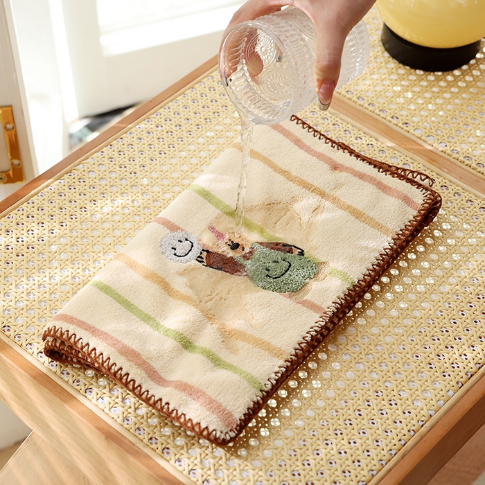 91家纺网 家纺一手货源 找家纺 朴尔家纺-毛巾被 2025新款毛巾绣勾边AB版珊瑚绒速吸速干毛巾浴巾 组合图仅供展示不可下单 70x140cm浴巾