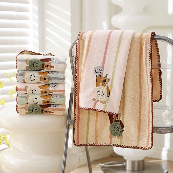 91家纺网 家纺一手货源 找家纺 朴尔家纺-毛巾被 2025新款毛巾绣勾边AB版珊瑚绒速吸速干毛巾浴巾 组合图仅供展示不可下单 70x140cm浴巾