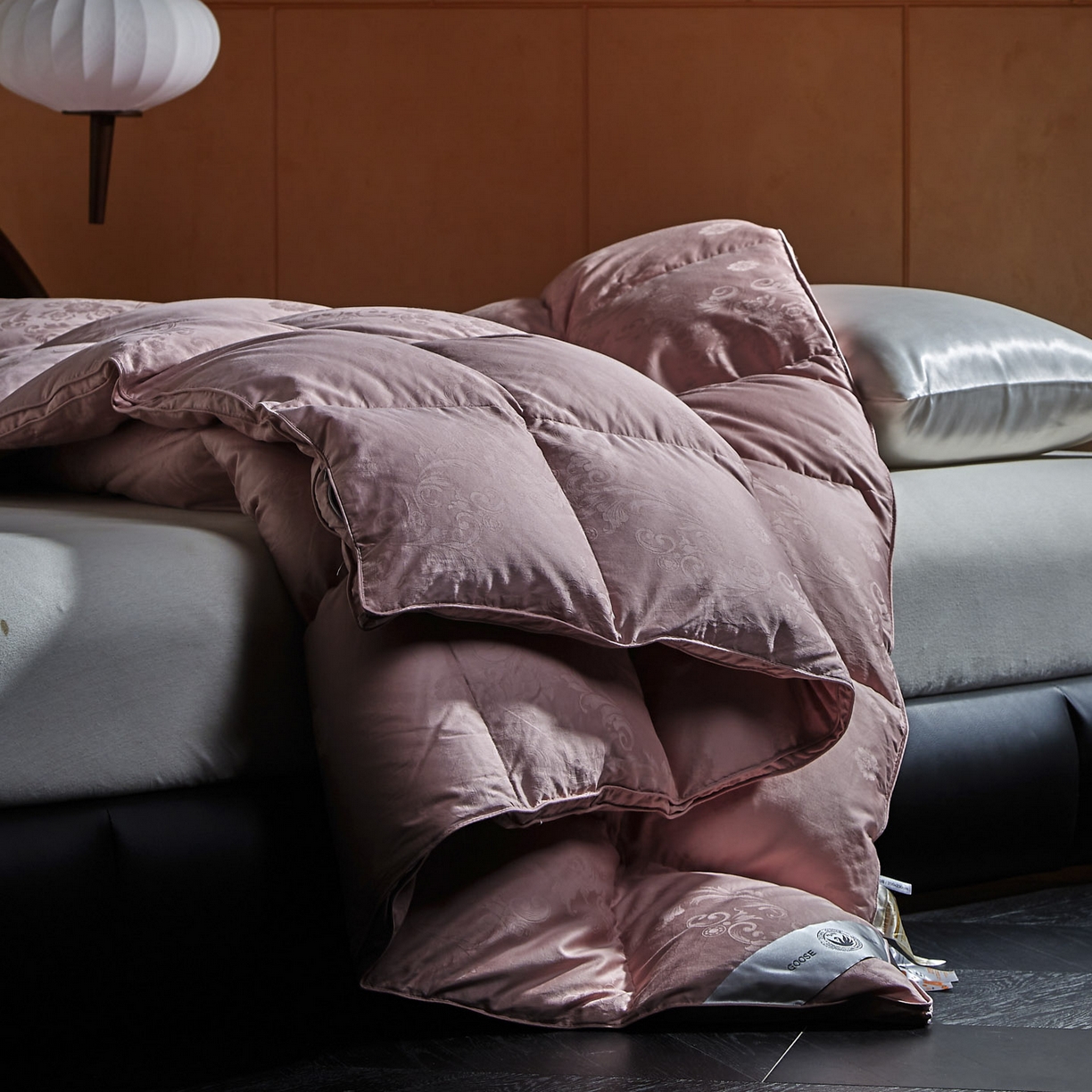 91家纺网 家纺一手货源 找家纺 暖羽屋羽绒馆 2025新款带质检报告 95白鹅绒60s提花纯棉羽绒被子 双层加厚冬被 F雅馨 豆沙