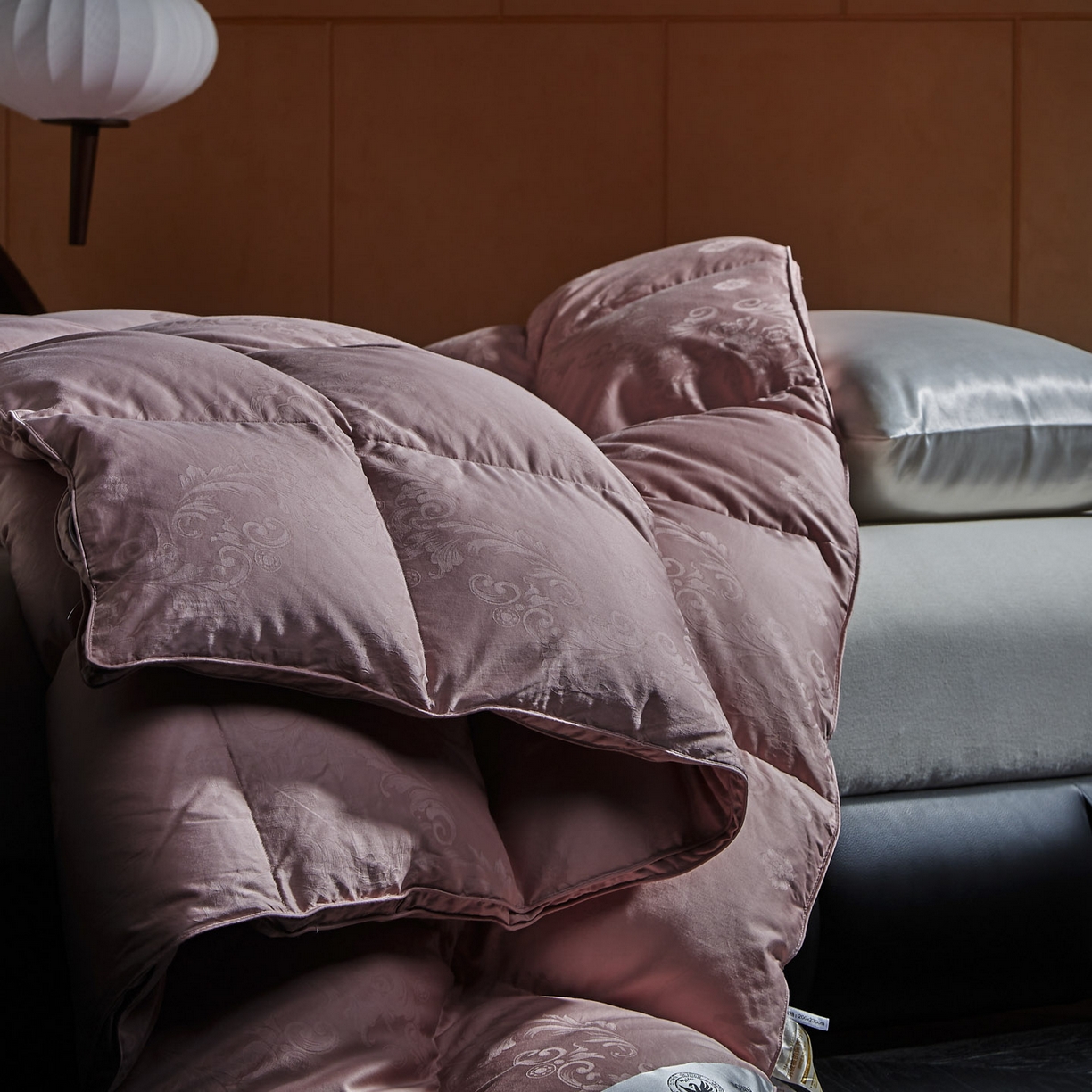 91家纺网 家纺一手货源 找家纺 暖羽屋羽绒馆 2025新款带质检报告 95白鹅绒60s提花纯棉羽绒被子 双层加厚冬被 F雅馨 豆沙