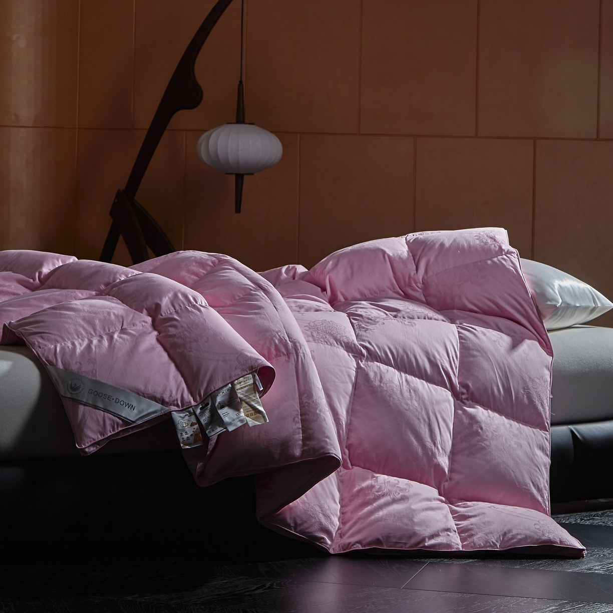 91家纺网 家纺一手货源 找家纺 暖羽屋羽绒馆 2025新款带质检报告 95白鹅绒60s提花纯棉羽绒被子 双层加厚冬被 F雅馨 粉色