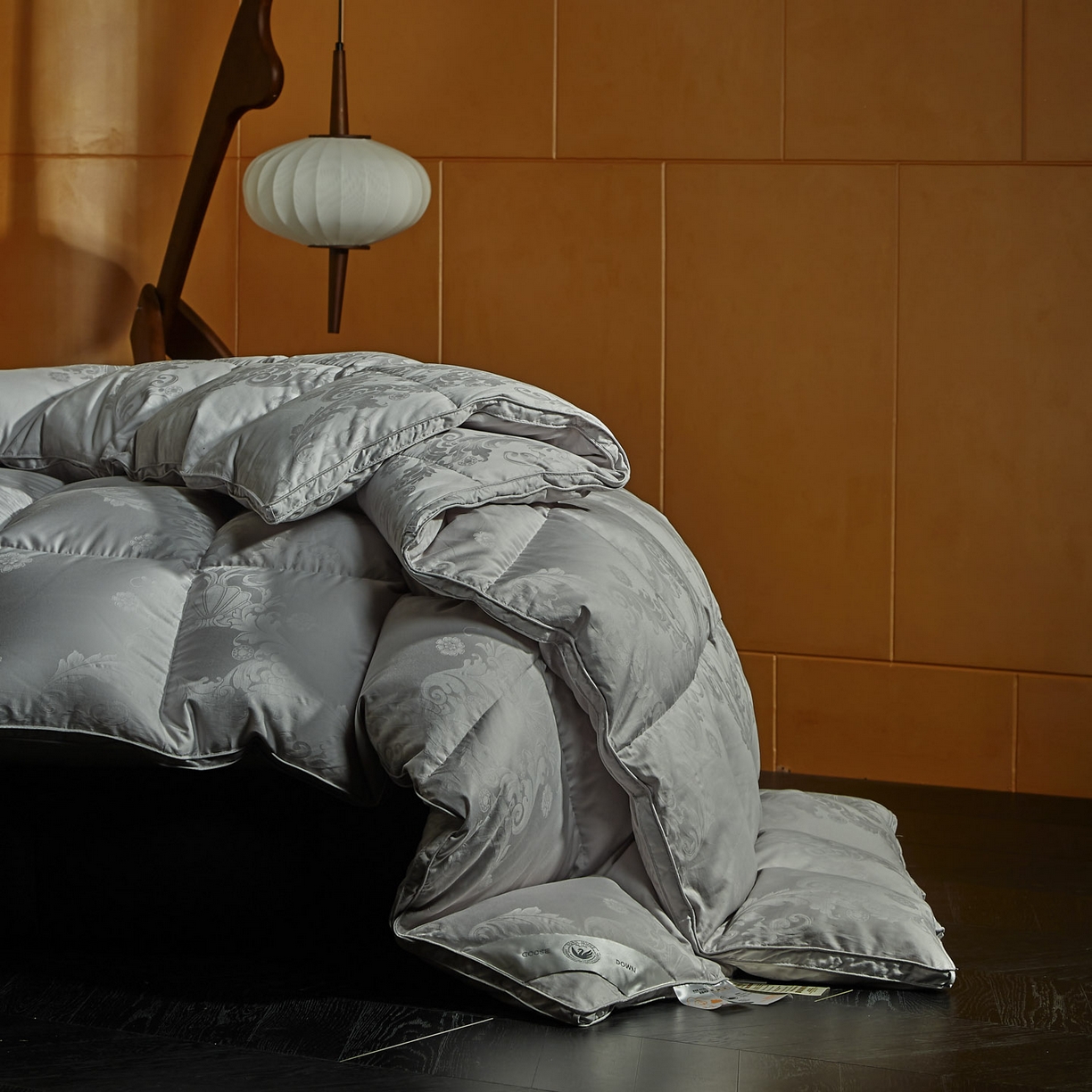 91家纺网 家纺一手货源 找家纺 暖羽屋羽绒馆 2025新款带质检报告 95白鹅绒60s提花纯棉羽绒被子 双层加厚冬被 F雅馨 灰色