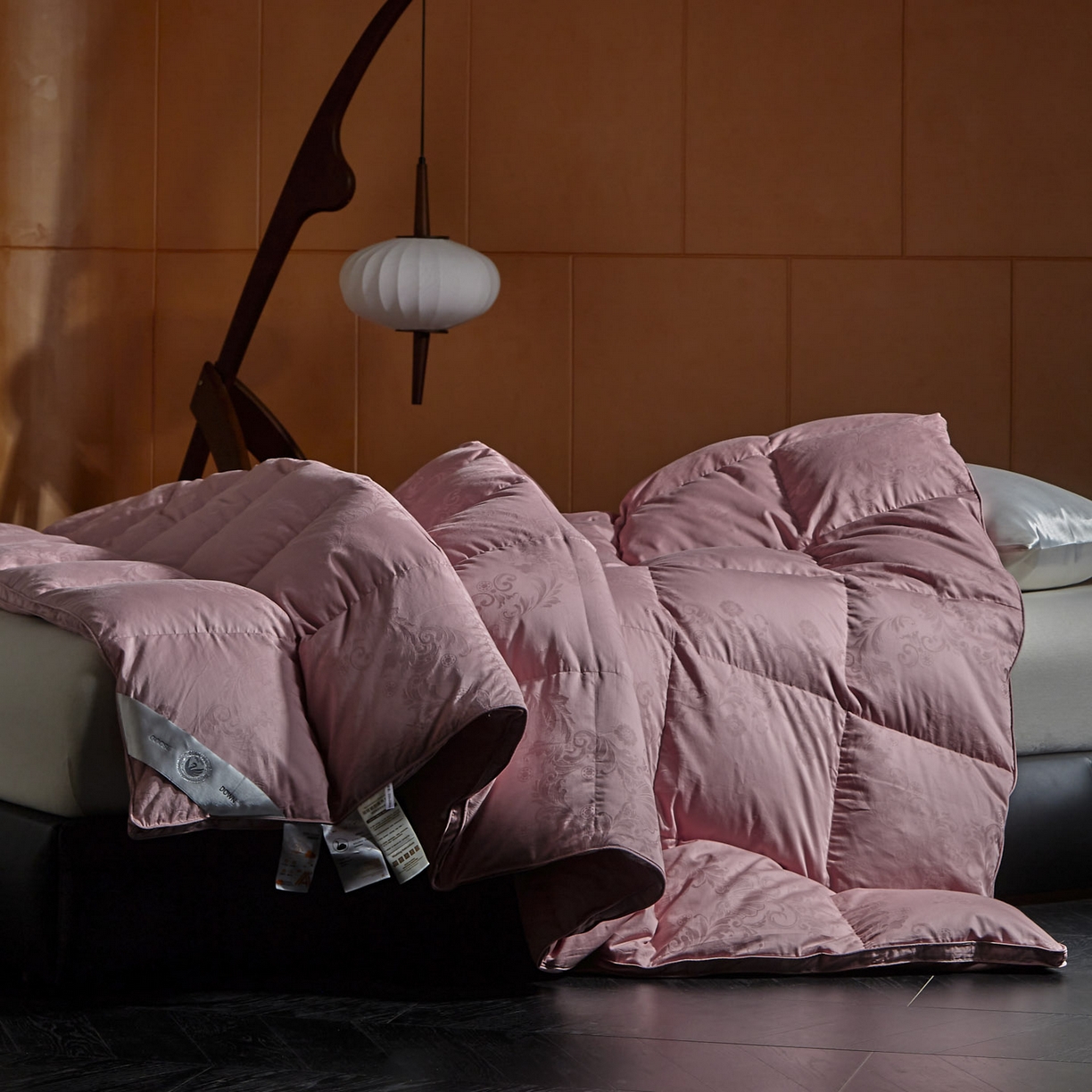 91家纺网 家纺一手货源 找家纺 暖羽屋羽绒馆 2025新款带质检报告 95白鹅绒60s提花纯棉羽绒被子 双层加厚冬被 F雅馨 浅棕