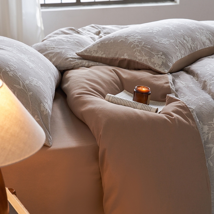 91家纺网 家纺一手货源 找家纺 千朵森 2025新款全棉纯棉色织提花磨毛四件套-秋思 秋思—叶影