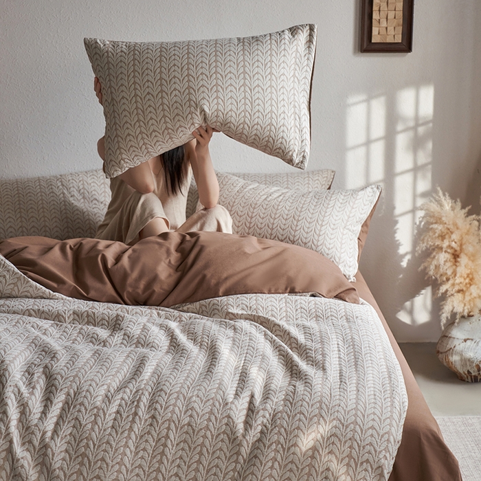 91家纺网 家纺一手货源 找家纺 千朵森 2025新款全棉纯棉色织提花磨毛四件套-秋思 秋思—织眠棕