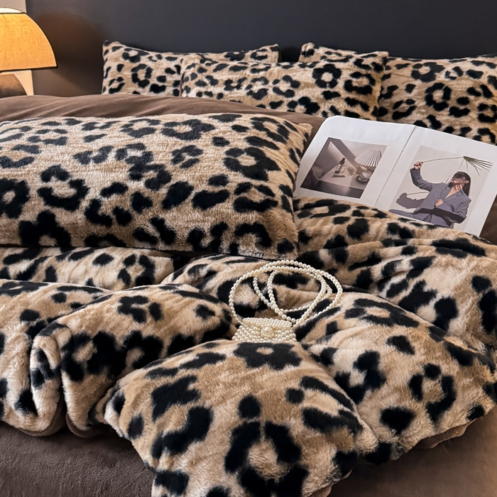 91家纺网 家纺一手货源 找家纺 赛丽雅 2025新款高克重兔毛绒兔兔绒牛奶绒四件套 豹纹-咖