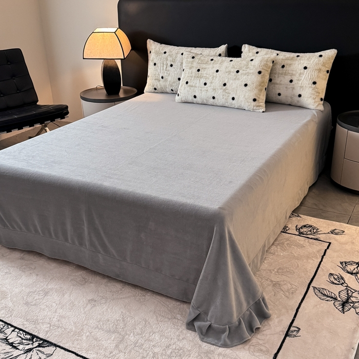 91家纺网 家纺一手货源 找家纺 赛丽雅 2025新款高克重兔毛绒兔兔绒牛奶绒四件套 点点-灰绿