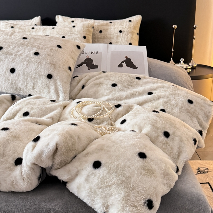 91家纺网 家纺一手货源 找家纺 赛丽雅 2025新款高克重兔毛绒兔兔绒牛奶绒四件套 点点-灰绿