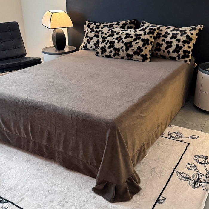 91家纺网 家纺一手货源 找家纺 赛丽雅 2025新款高克重兔毛绒兔兔绒牛奶绒四件套 蝶豹