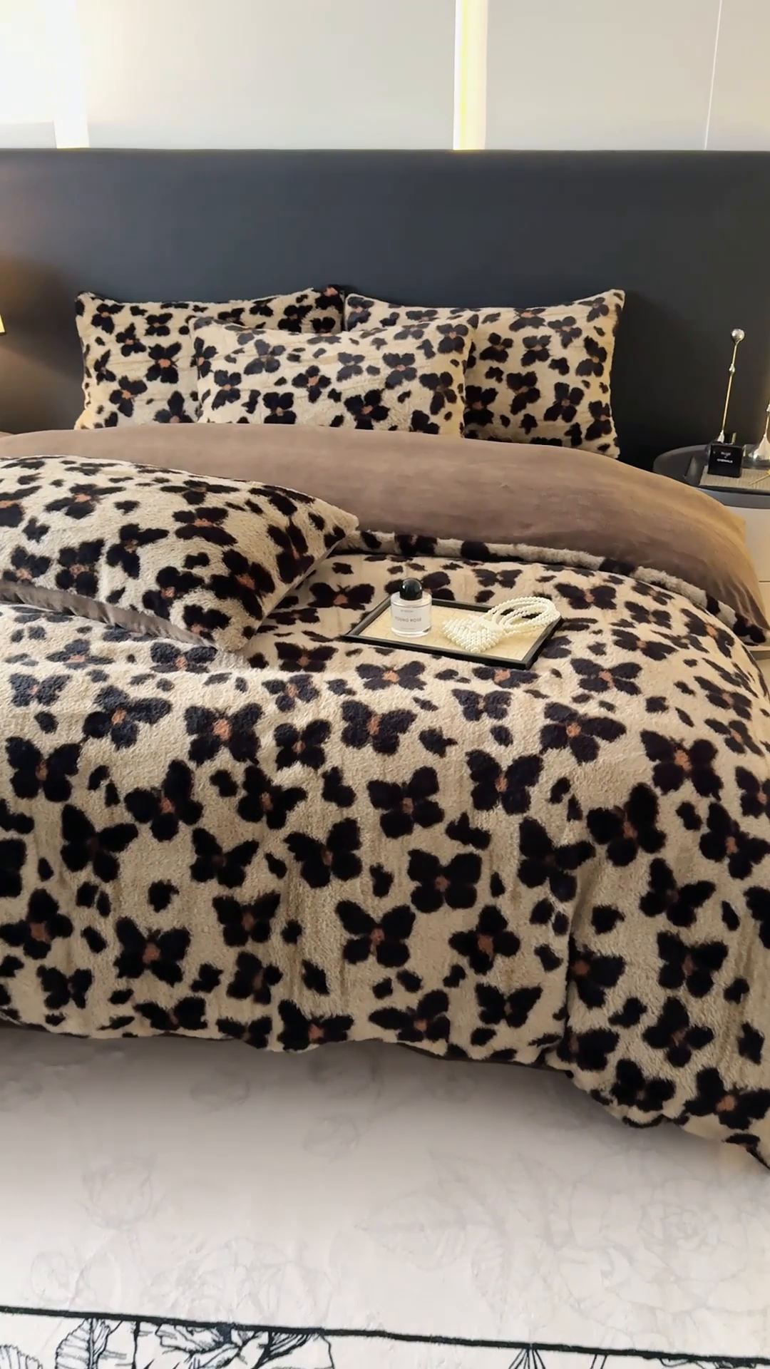 91家纺网 家纺一手货源 找家纺 赛丽雅 2025新款高克重兔毛绒兔兔绒牛奶绒四件套 蝶豹