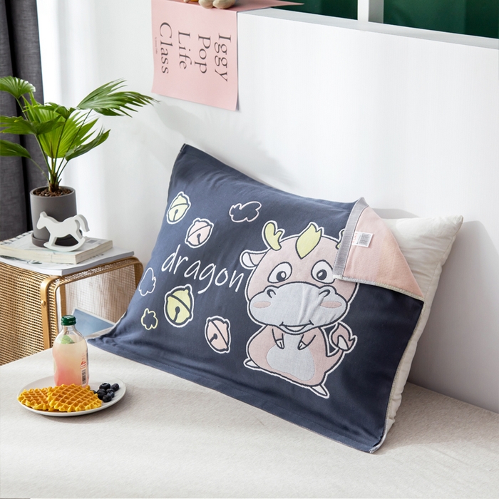 91家纺网 家纺一手货源 找家纺 朴尔家纺-毛巾被 2025新款儿童定位卡通大版花全棉纯棉四层纱布枕巾 犄角龙 40x60cm儿童枕巾/对