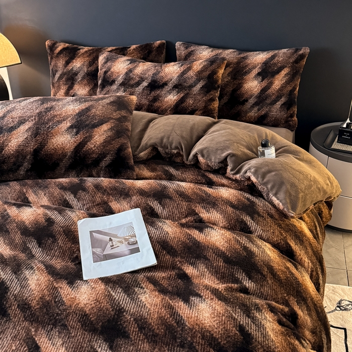 91家纺网 家纺一手货源 找家纺 赛丽雅 2025新款高克重兔毛绒兔兔绒牛奶绒四件套 格调