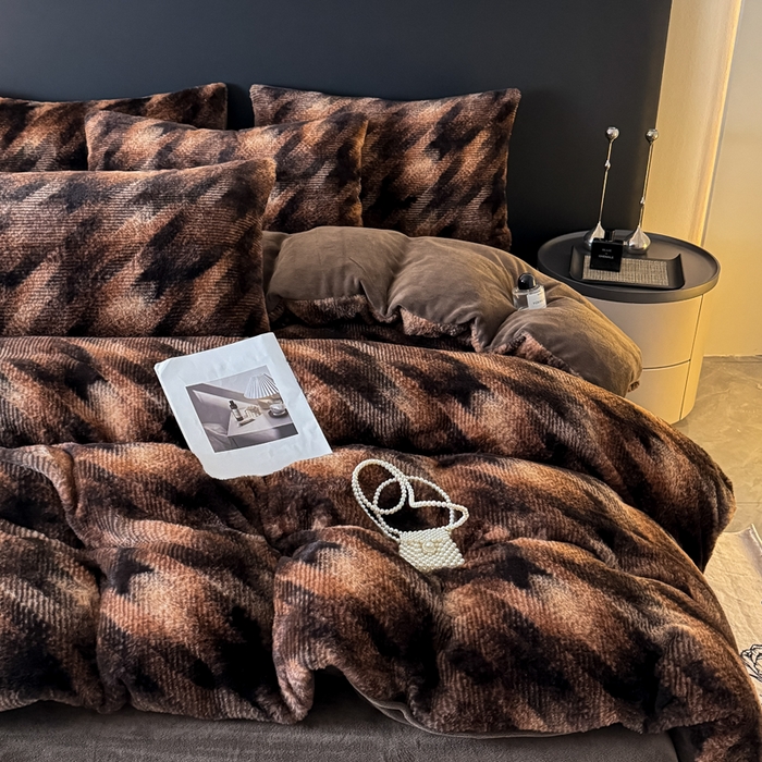 91家纺网 家纺一手货源 找家纺 赛丽雅 2025新款高克重兔毛绒兔兔绒牛奶绒四件套 格调