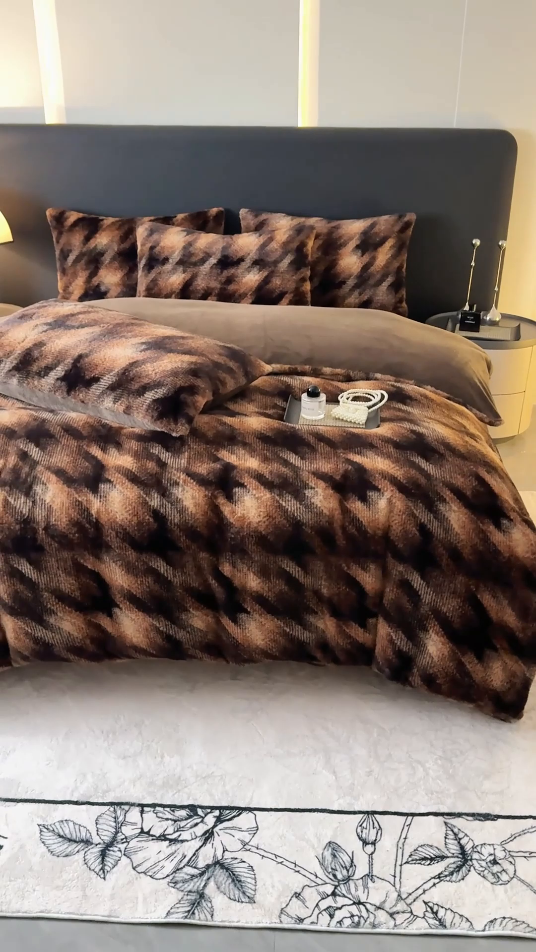 91家纺网 家纺一手货源 找家纺 赛丽雅 2025新款高克重兔毛绒兔兔绒牛奶绒四件套 格调