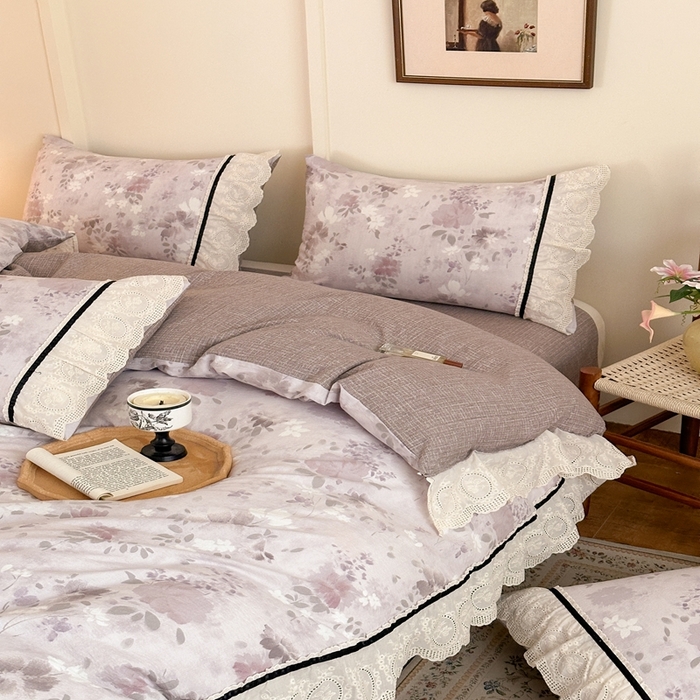 91家纺网 家纺一手货源 找家纺 芯贝儿 2025秋冬新款加厚全m花边m麻复古风亚麻皱皱双层纱水洗m四件套 粉雾仲夏