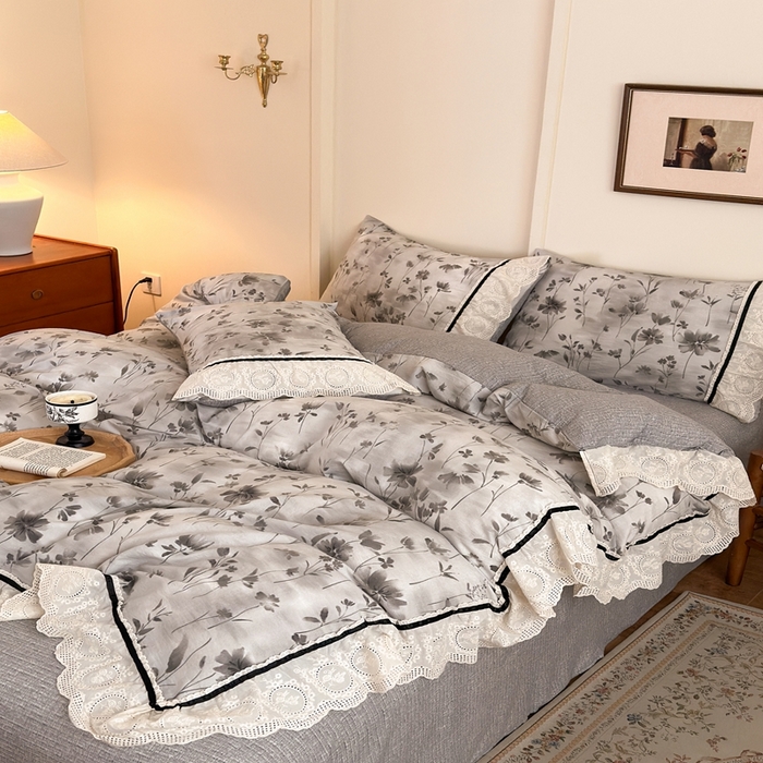 91家纺网 家纺一手货源 找家纺 芯贝儿 2025秋冬新款加厚全m花边m麻复古风亚麻皱皱双层纱水洗m四件套 秘境烟雨