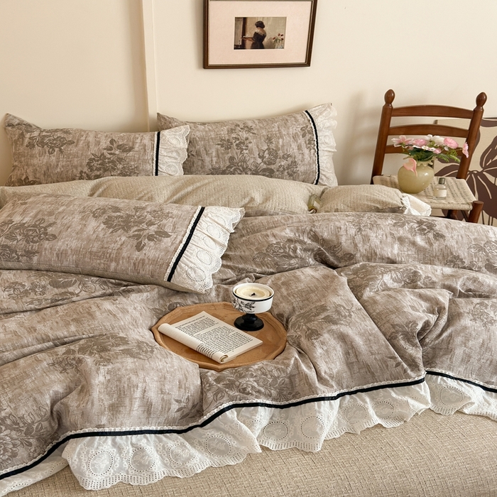 91家纺网 家纺一手货源 找家纺 芯贝儿 2025秋冬新款加厚全m花边m麻复古风亚麻皱皱双层纱水洗m四件套 秋叶流金