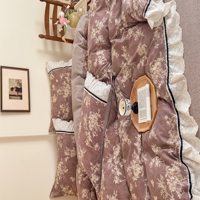 91家纺网 家纺一手货源 找家纺 芯贝儿 2025秋冬新款加厚全m花边m麻复古风亚麻皱皱双层纱水洗m四件套 月华绣影