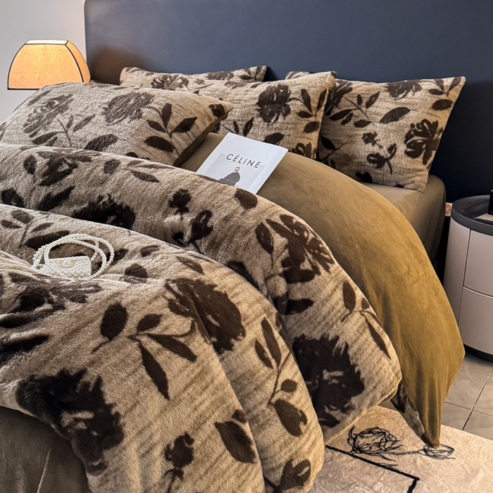 91家纺网 家纺一手货源 找家纺 赛丽雅 2025新款高克重兔毛绒兔兔绒牛奶绒四件套 花海