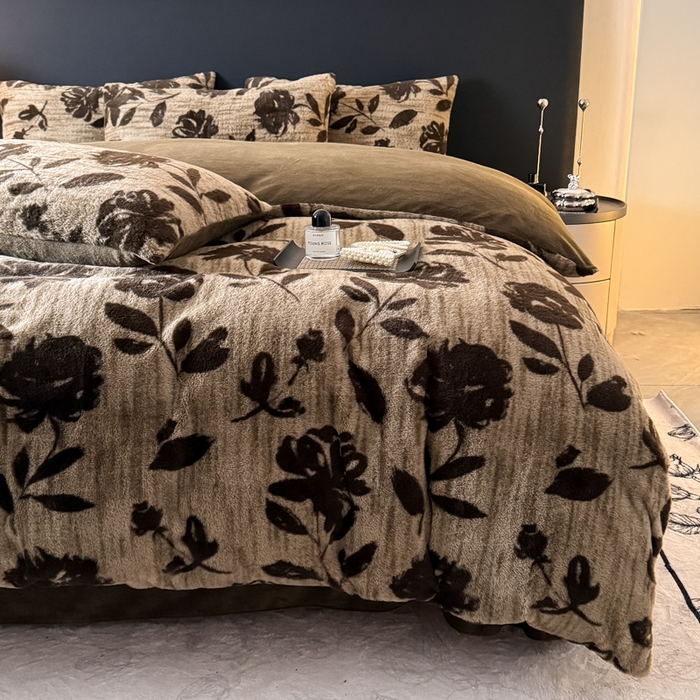 91家纺网 家纺一手货源 找家纺 赛丽雅 2025新款高克重兔毛绒兔兔绒牛奶绒四件套 花海