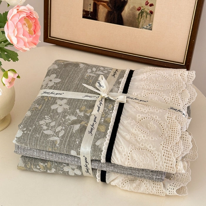 91家纺网 家纺一手货源 找家纺 芯贝儿 2025秋冬新款加厚全m花边m麻复古风亚麻皱皱双层纱水洗m四件套 幽兰拂晓