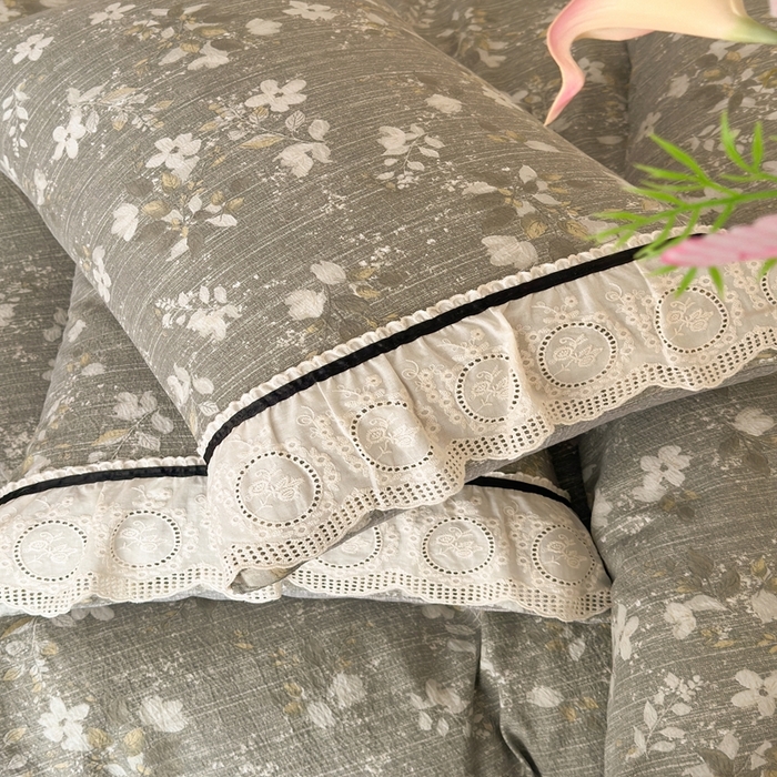 91家纺网 家纺一手货源 找家纺 芯贝儿 2025秋冬新款加厚全m花边m麻复古风亚麻皱皱双层纱水洗m四件套 幽兰拂晓