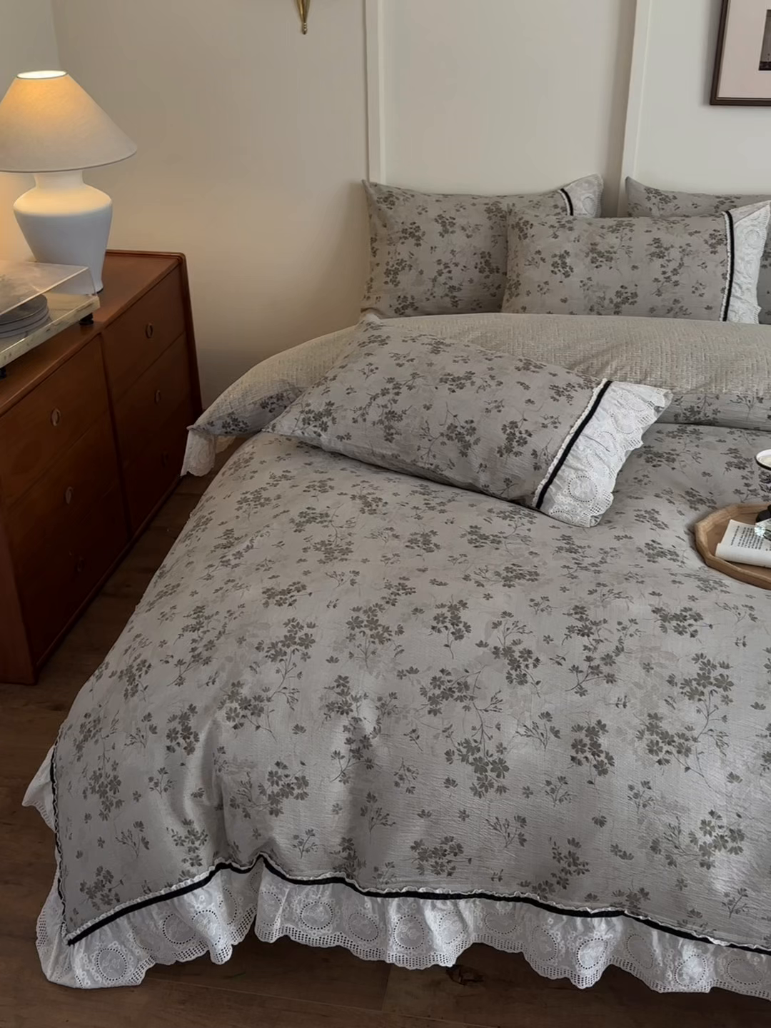 91家纺网 家纺一手货源 找家纺 芯贝儿 2025秋冬新款加厚全m花边m麻复古风亚麻皱皱双层纱水洗m四件套 秋风瑟瑟