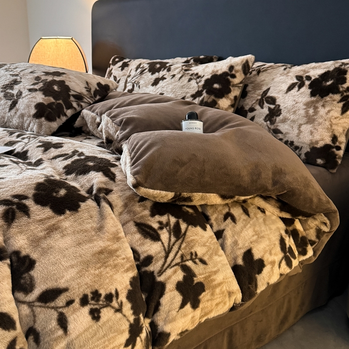 91家纺网 家纺一手货源 找家纺 赛丽雅 2025新款高克重兔毛绒兔兔绒牛奶绒四件套 简爱